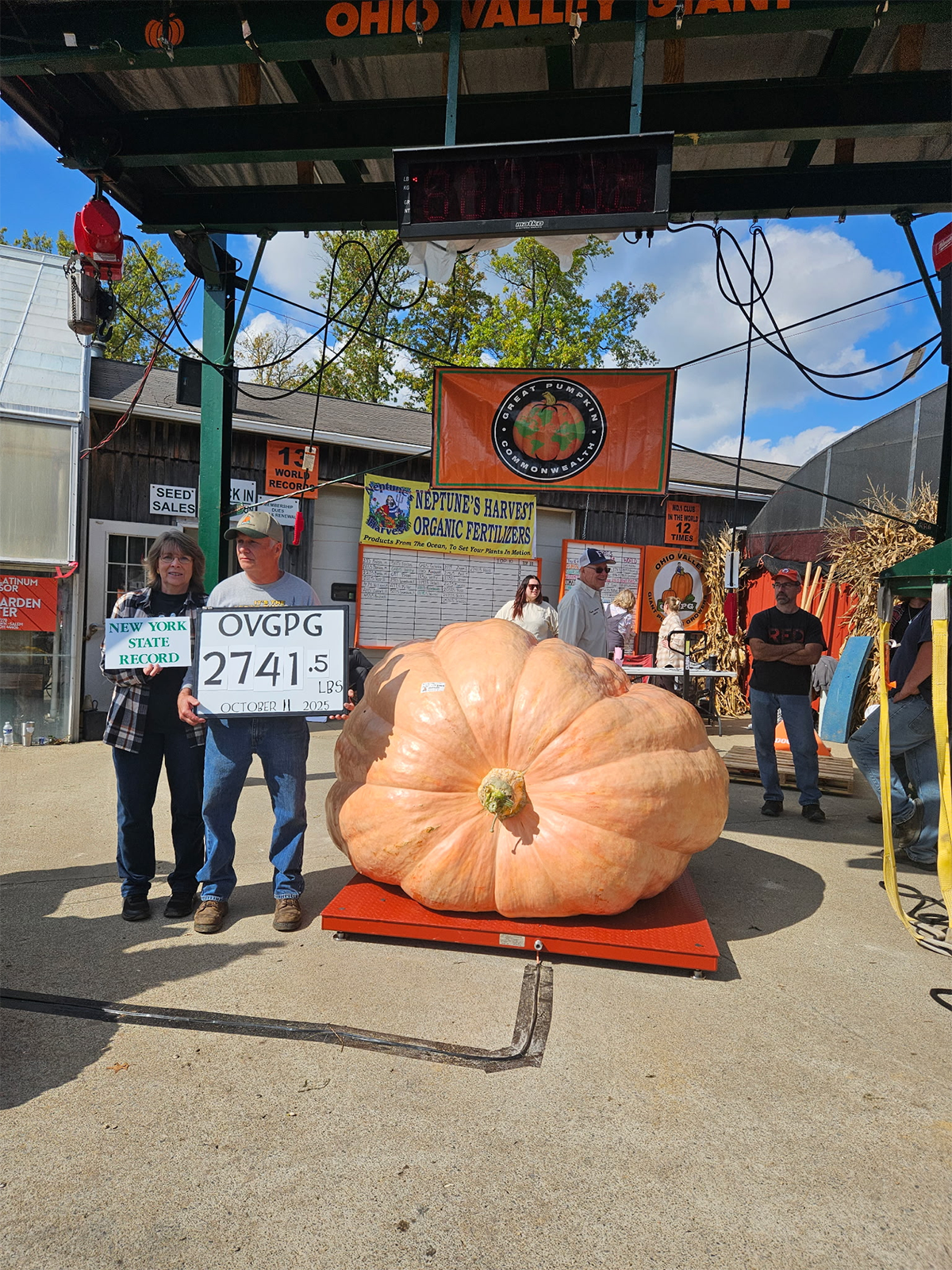 2025 North American Champion Pumpkin—2,741 pounds—on Display at Pittsburgh Festival!
