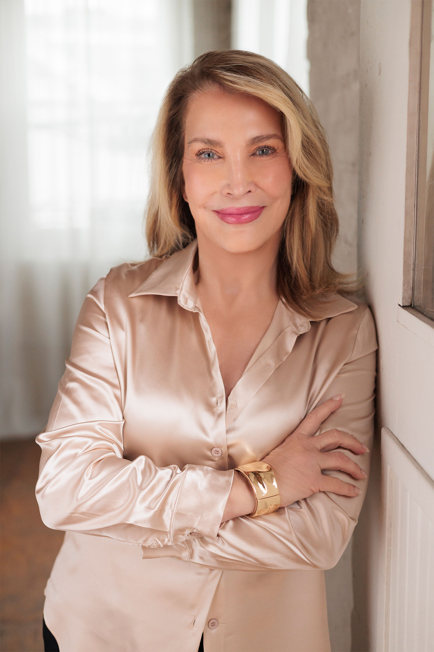 Former Airline Captain Challenges “Burnout” Narrative with New Book At Capacity